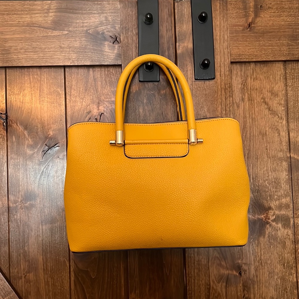 Yellow handbag / crossbody